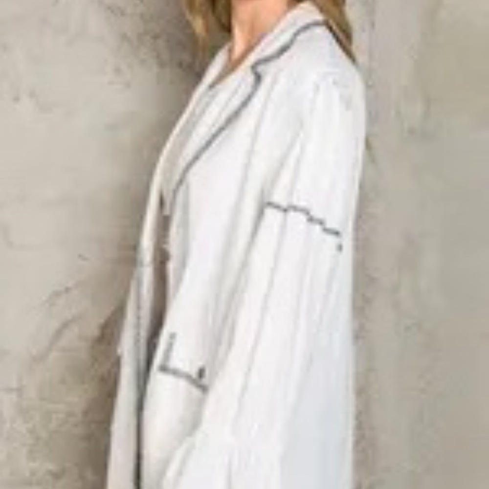 POL off white oversized blazer/shacket with top stitching detail - Picture 6 of 9